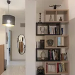Vatican Walls Apartman *