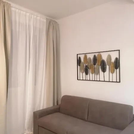 Vatican Walls アパート