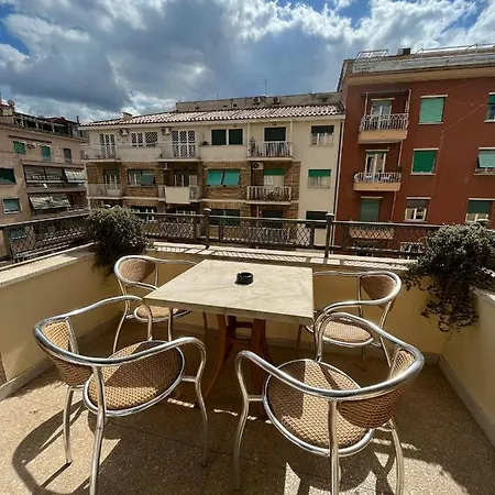 Vatican Walls アパート